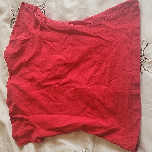 Red top - Picture 3 of 3